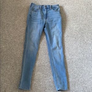 Hollister Ultra high-rise super skinny!